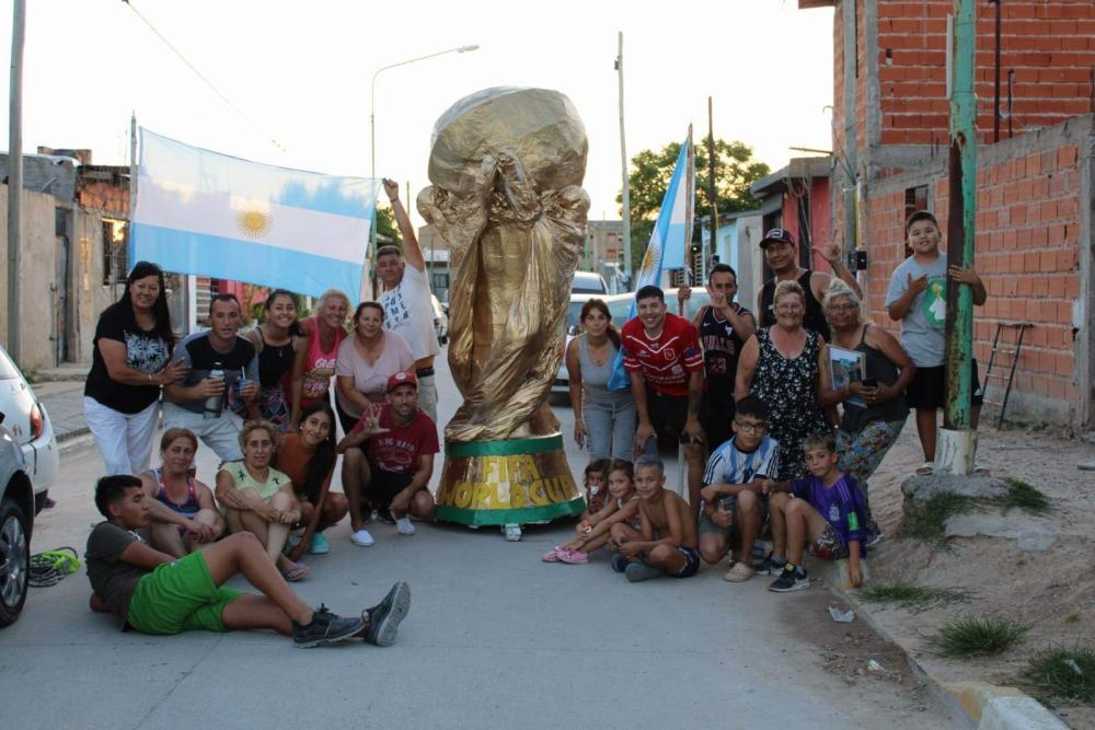 Horas finales para recorrer los muñecos platenses: dónde está cada uno de los 78