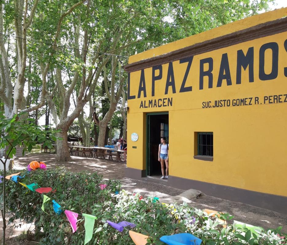 Almacenes de campo, torta negra y música surera: tres fiestas para gozar este finde