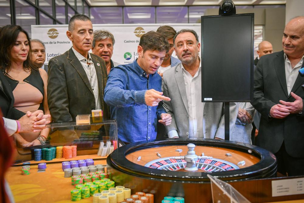 Kicillof encabezó la ceremonia de inicio de la temporada en el Casino de Mardel