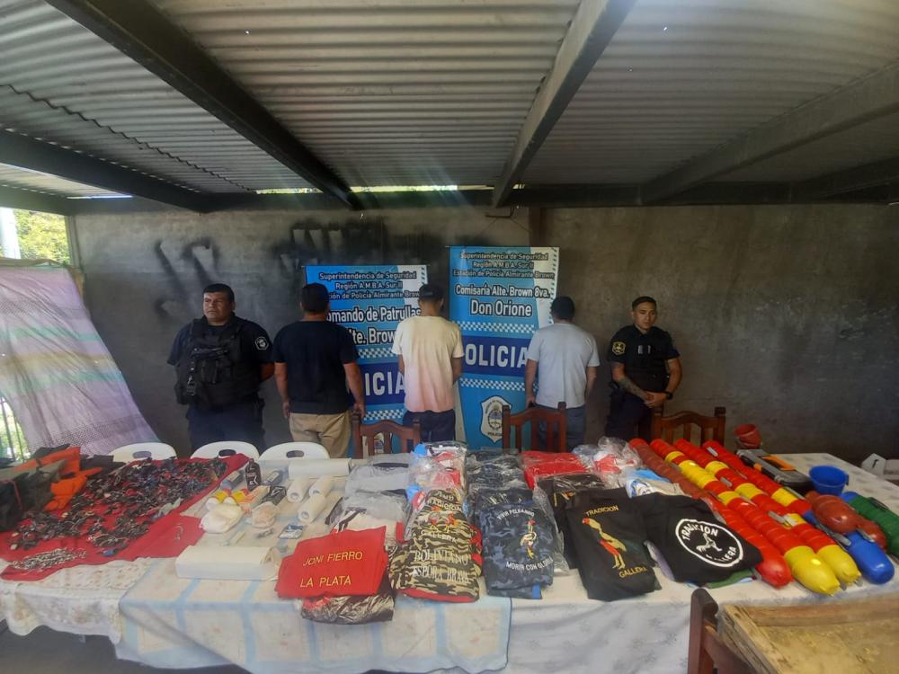 Cayó Esculapio y se celebra: rescataron en Almirante Brown a 23 gallos de riña