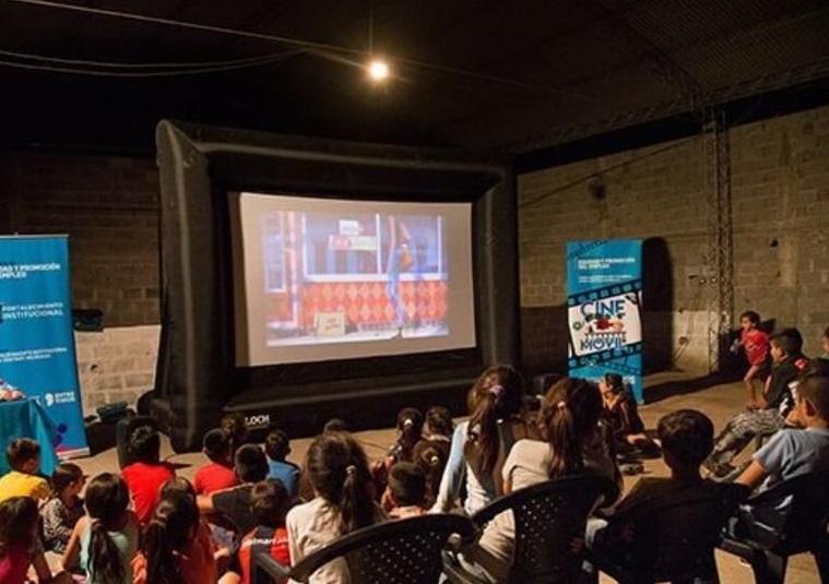 Cine Móvil y Chocolate Cultura recorrerán distintos municipios de la Provincia