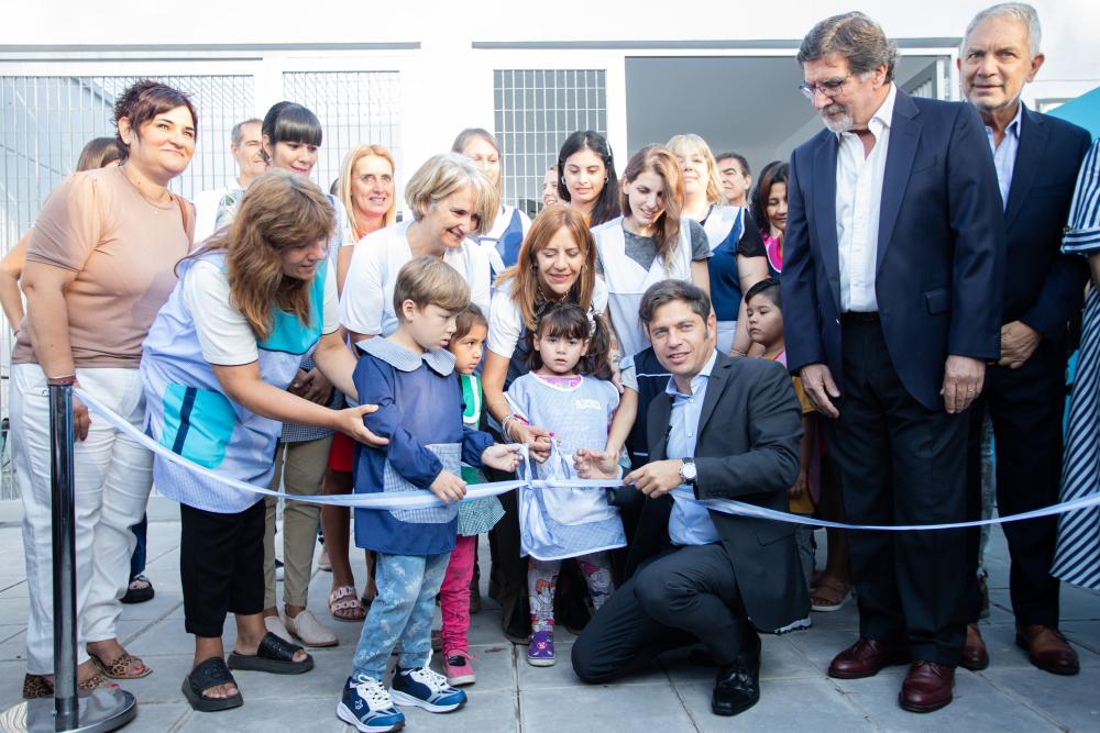 Kicillof inauguró el ciclo lectivo y resaltó las buenas migas con los docentes