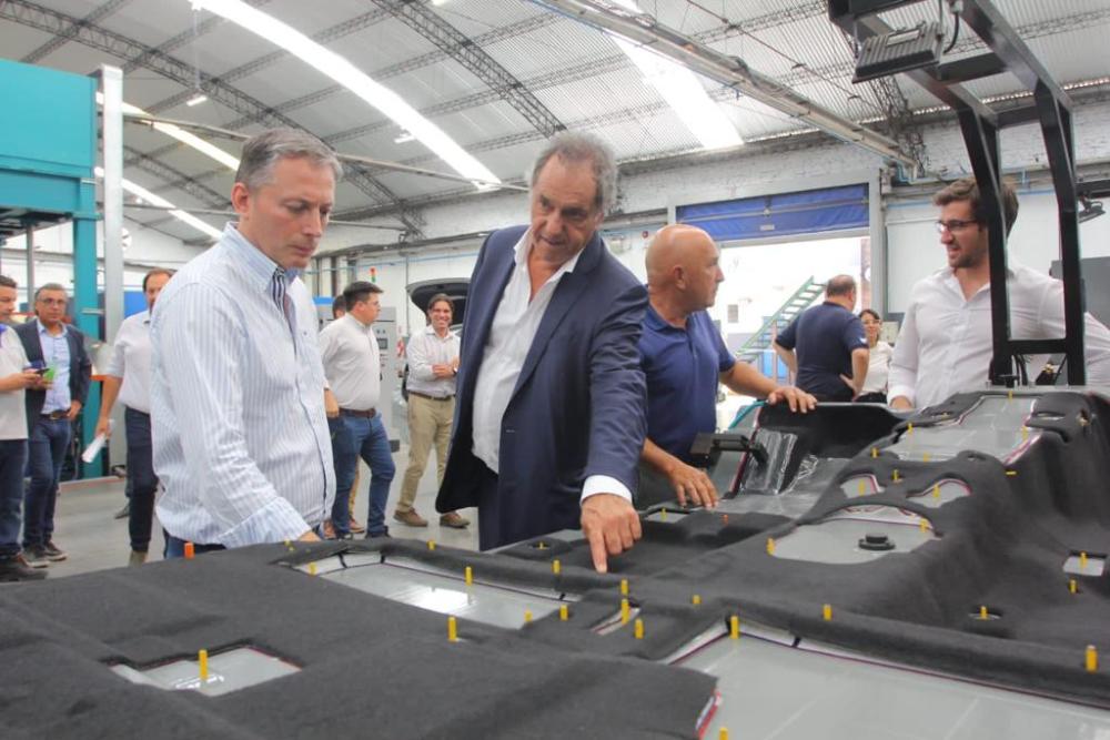 Fernando Gray y Daniel Scioli recorrieron una empresa de autopartes en Echeverría