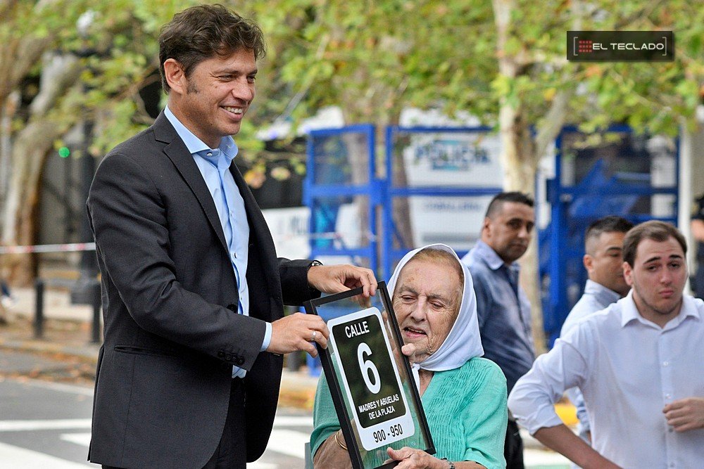 Emotivo homenaje en La Plata: Calle 6 pasa a llamarse Madres y Abuelas de la Plaza