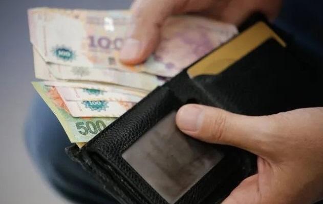 Economía de bolsillo: a cuánto asciende el recientemente acordado salario mínimo