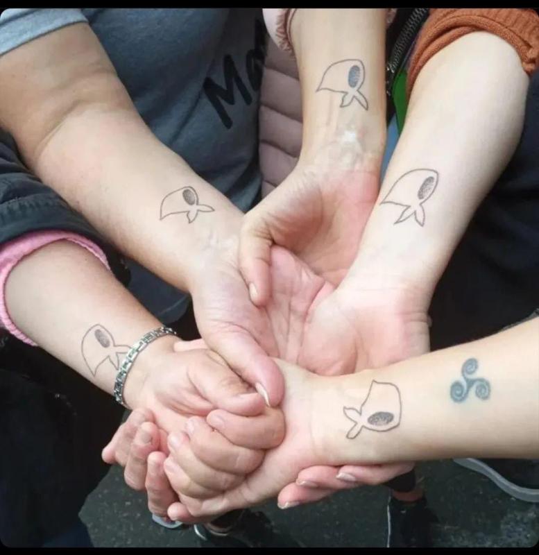“Marcas por la Memoria”: una joven tatuará pañuelos blancos en la vigilia del 24