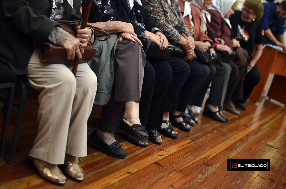 “Los monstruos, las Brujas y los colores”, por Cecilia Solá