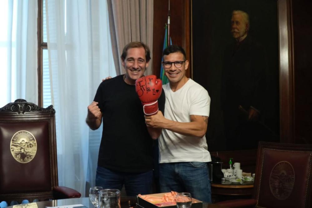 Una maravilla: intendente PRO anduvo a los golpes con un campeón de boxeo