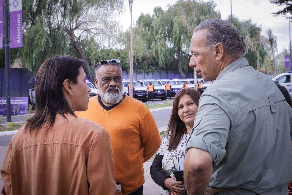 Después de los golpes y los machucones, intendenta K le hizo unos “mimos” a Berni