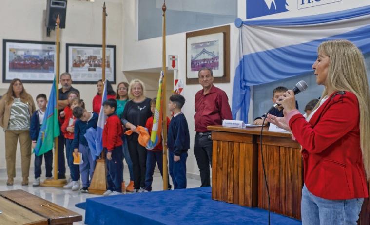 Juegan a ser concejales por un día y visitan el edificio municipal