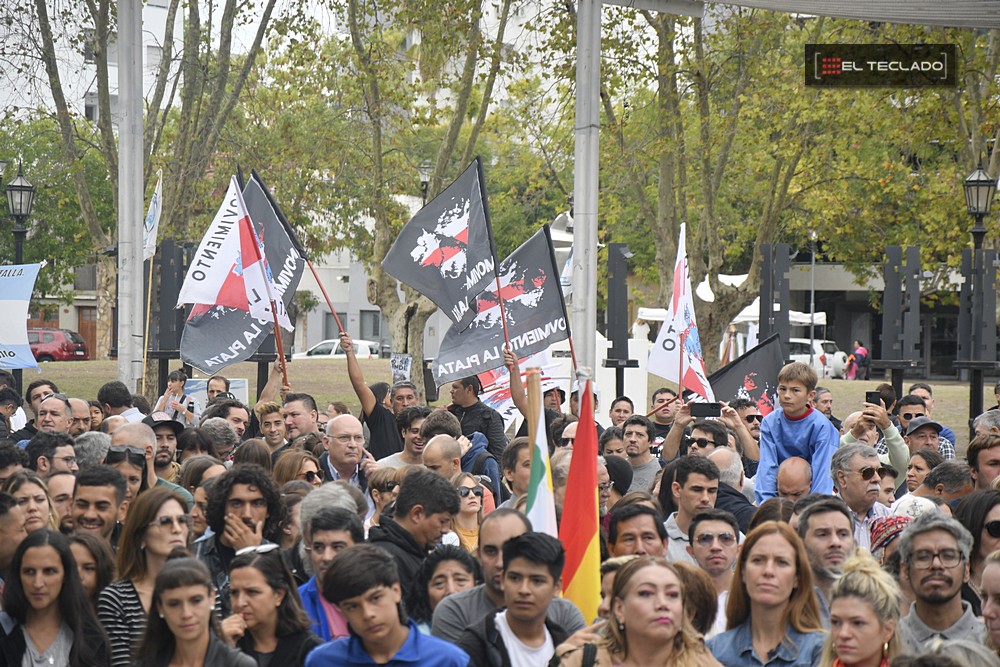  La Plata homenajeó a los pibes de Malvinas  [Foto: El Teclado]