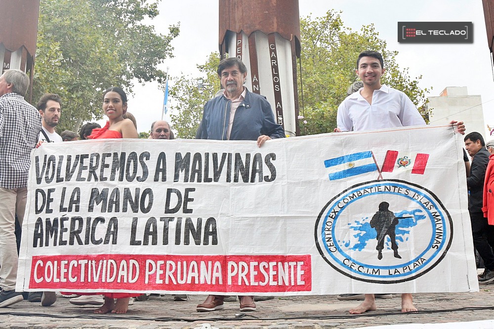  La Plata homenajeó a los pibes de Malvinas  [Foto: El Teclado]
