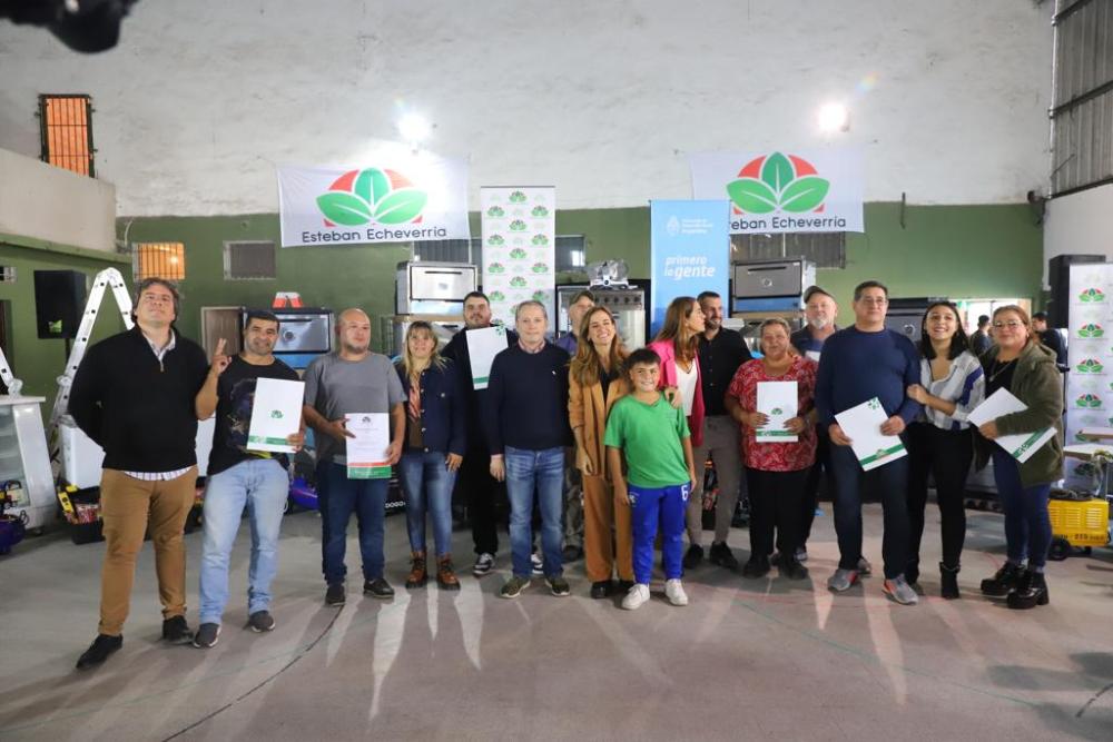 Emprendedoras y emprendedores de Esteban Echeverría, felices y a toda máquina