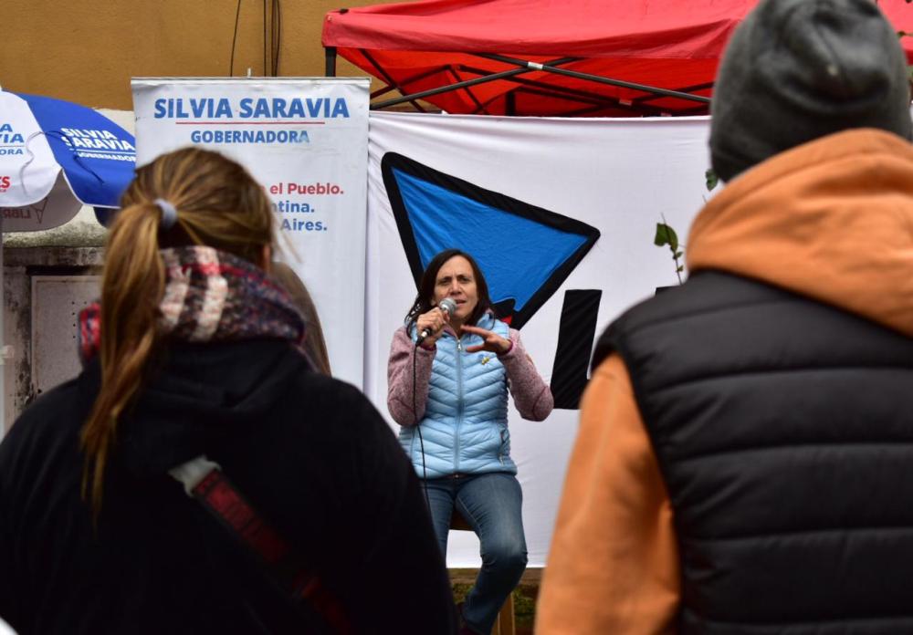 De recorrida por La Plata, Silvia Saravia desplegó su campaña a gobernadora