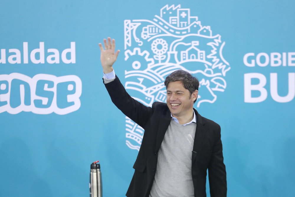 Kicillof: “Están los que te sacan la computadora y están los que te la devuelven”
