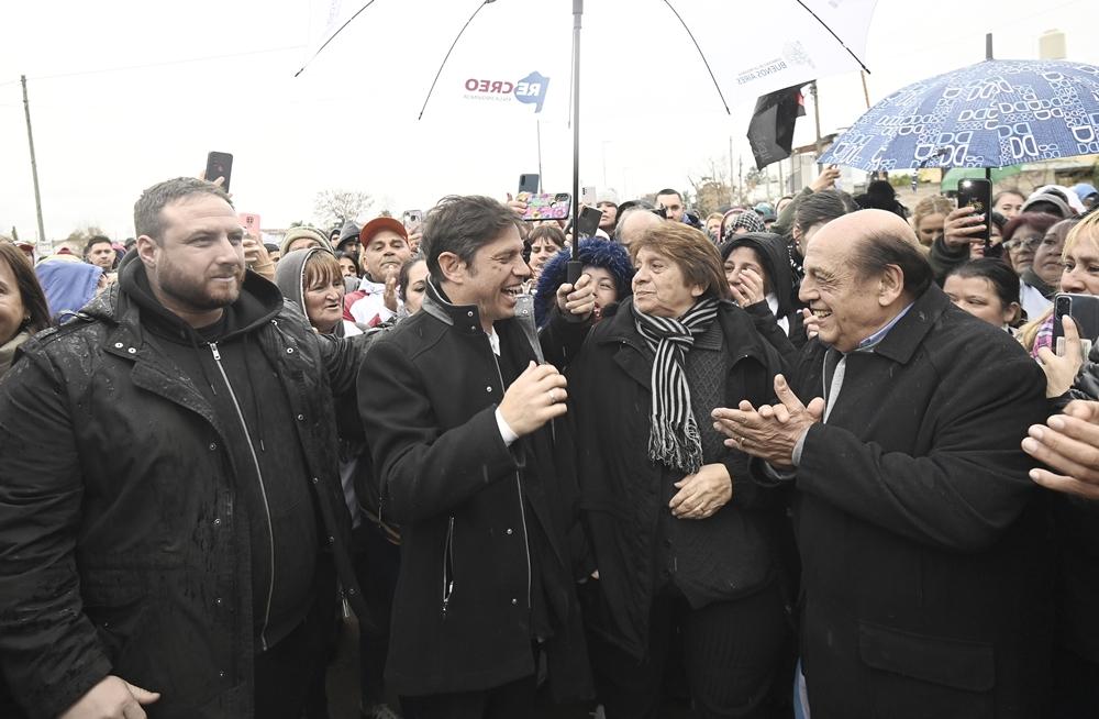 En tierra amiga, Kicillof inauguró obras que “traen dignidad a los barrios”