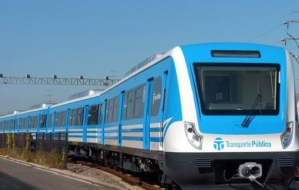 Agosto llega con nuevos aumentos en los boletos de micros y trenes: cuánto costarán