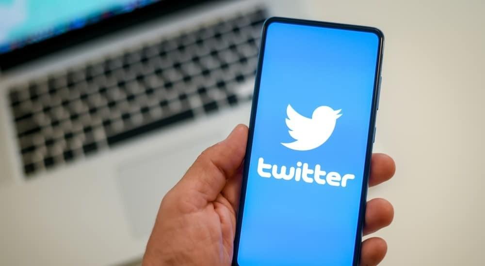 Chau al pajarito azul: Twitter reemplaza el logo por una "X"