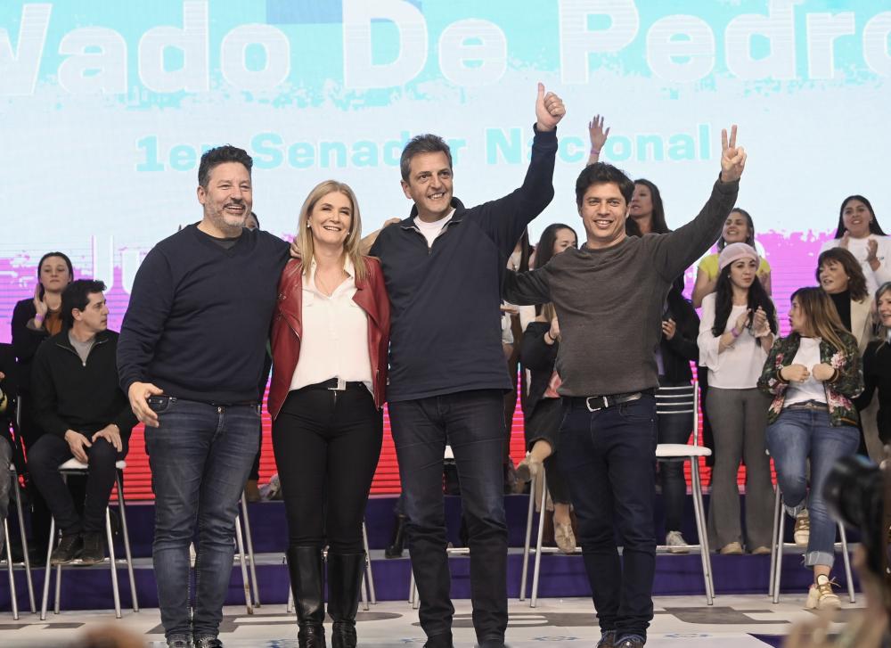 Kicillof, Massa, la unidad y una fuerte defensa de las mujeres y su ministerio