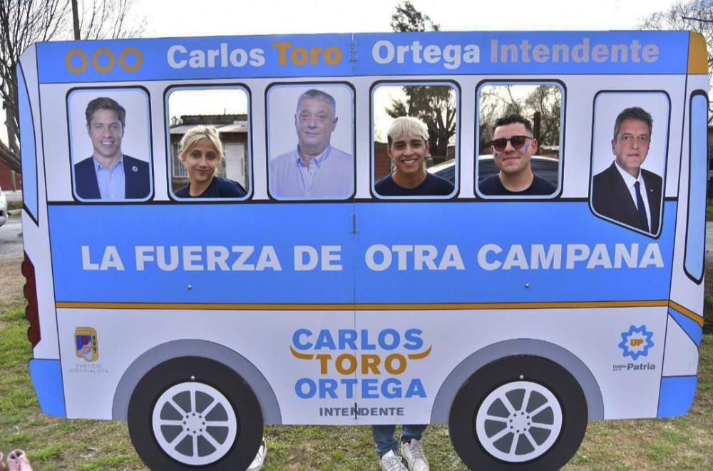 La Toroneta, el bondi electoral de un candidato a intendente de Unión por la Patria