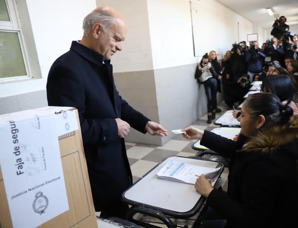 Elecciones 2023: Grindetti emitió su voto y pidió por “una jornada en paz”