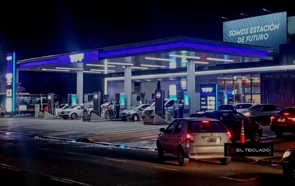 Congelan precios de naftas hasta el 31 de octubre tras la suba del 12,5 por ciento