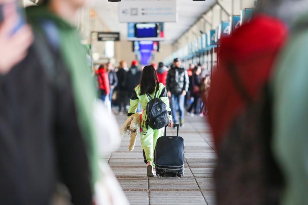 Finde largo: cuántas personas se movilizaron en avión, tren o micro en todo el país