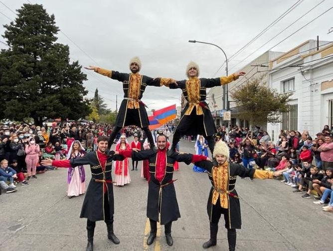 Berisso, a pleno: así continúa la 46 edición de la Fiesta Provincial del Inmigrante