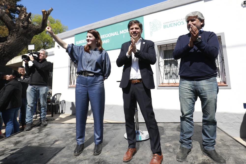 Mega recorrida de Kicillof en Moreno: inauguró obras y entregó computadoras