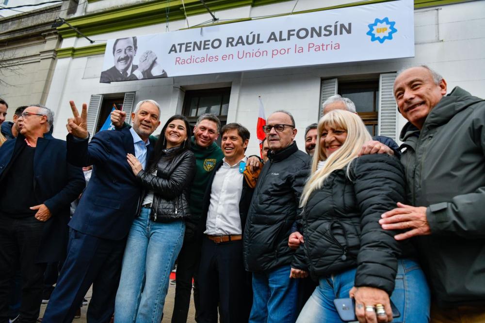 Con la unidad básica “Ricardo Alfonsín”, Kicillof fortalece la pata radical de UP