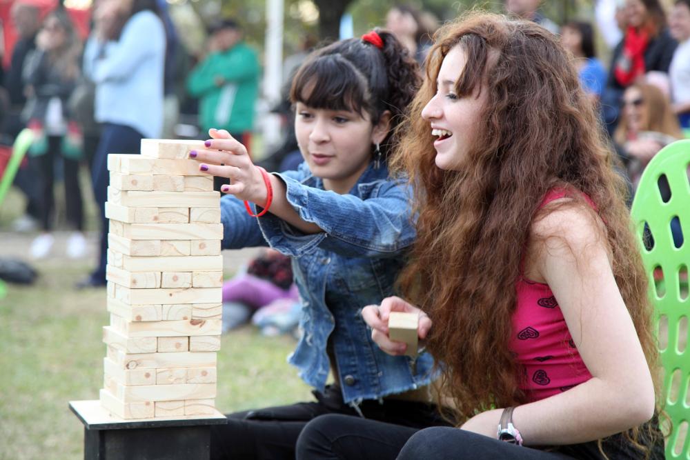 La capital provincial le da la bienvenida a la primavera con música, freestyle y más