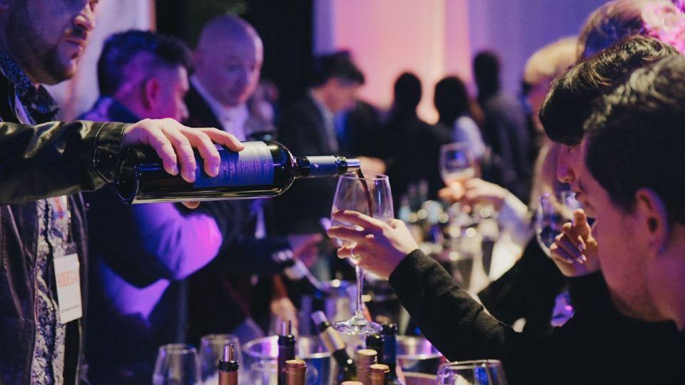 Sin petrodólares pero con muchos vinos, llega “Catar” al hipódromo platense