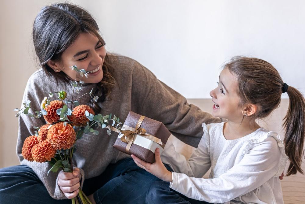Menos promos, gastos y compras: las ventas por el día de la Madre cayeron un 3,2%
