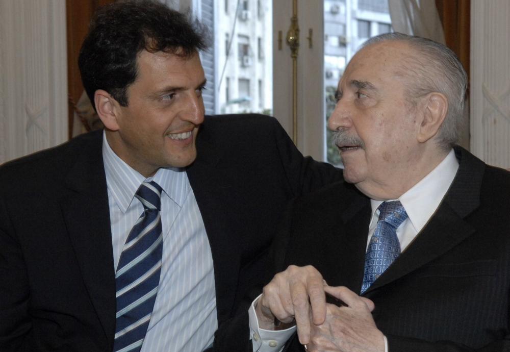 Unidad y Alfonsín, los ejes del reconocimiento de Massa por los 40 años de democracia