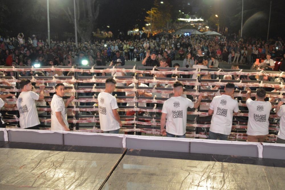 Vuelve el Festival Chacinar y Tandil busca mantener el podio del salame más largo