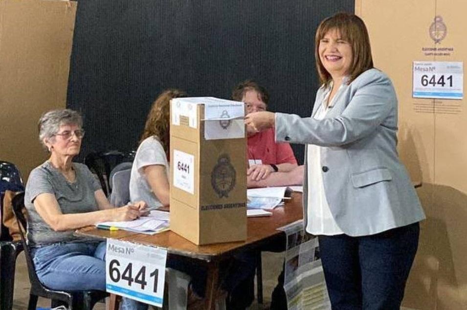 Bullrich votó y anunció que harán una presentación judicial por boletas adulteradas