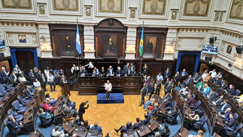Legisladores bonaerenses electos recibieron sus diplomas: cómo lo mostraron