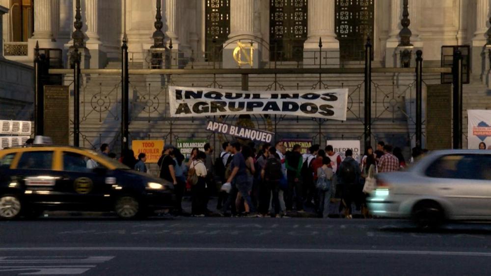 Convocan a un “colchonazo” en el Congreso: “Ajusten a la casta, no nos dejen sin casa”