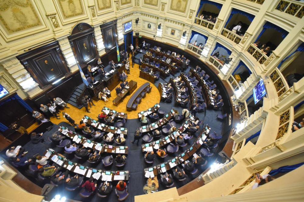 “Les voy a contar quienes voten a favor”, tiró un diputado libertario, enojado con los impuestos de Kicillof