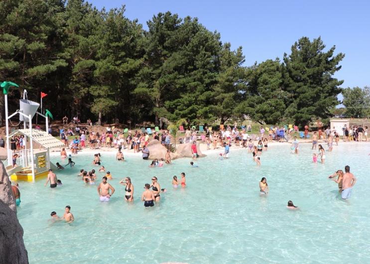 Se inauguró el nuevo complejo recreativo “Aguas del Pinar” en San Cayetano