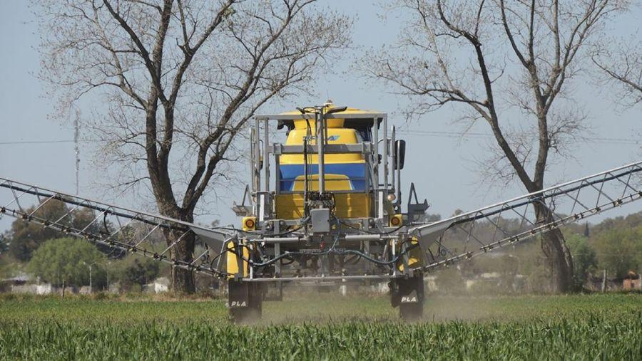 Intendente prepara una inédita tasa municipal al uso de agroquímicos