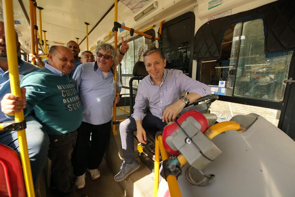 Intendente peronista del GBA, con los tapones de punta contra el tarifazo en el Subte