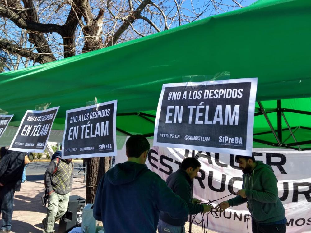 Madrugada de terror: Milei cierra Télam y deja a cientos de trabajadores en la calle