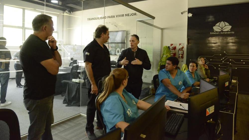 Con banca de Provincia, intendente peronista presentó nueva fuerza de seguridad