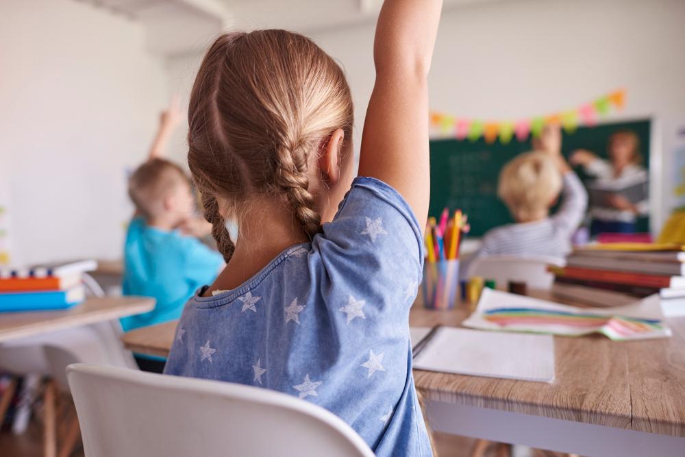 El gobierno nacional devuelve los fondos para la quinta hora en las escuelas