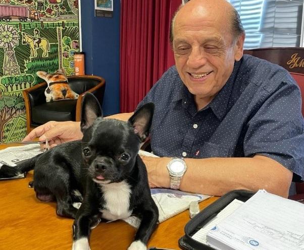 Mussi, el más mascotero: Pocho cumplió años y el intendente lo saludó en las redes