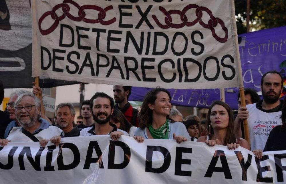 La izquierda convocó a marchar por “los 30.000 desaparecidos y contra el plan motosierra de Milei”