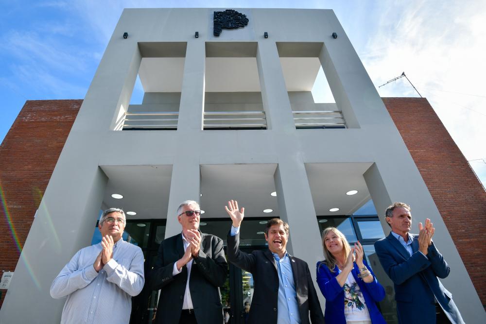 Con duras críticas a Milei, Kicillof inauguró una nueva Casa de la Provincia