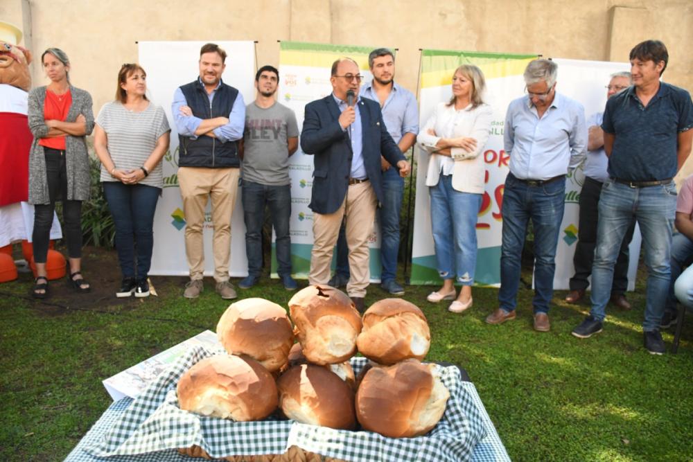 Torta frita, galleta, berenjena al escabeche y más: finde a pura fiesta en la Provincia