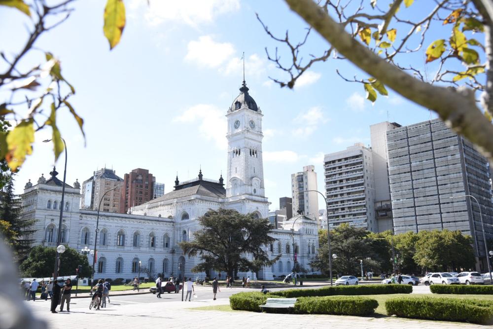 La Plata tiene un plan para regularizar comercios e industrias: de qué se trata